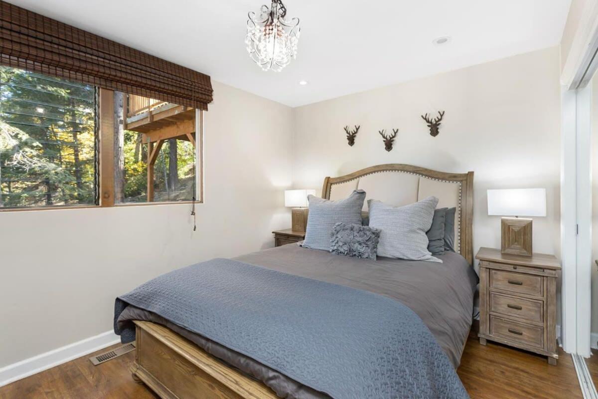 Snowflower Cabin Modern Luxe, 2 Level, 1500 Sqft, Ac, View, Dogs, Walk To Village Lake Arrowhead Buitenkant foto